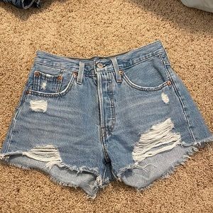 levi 501 shorts they do not fit me anymore